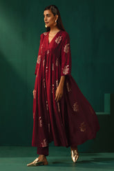 Truebrowns Maroon Floral Viscose Silk V-Neck Waist Gathered Kurta Pant Set
