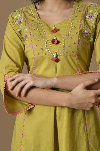 Mehendi Kurta Set