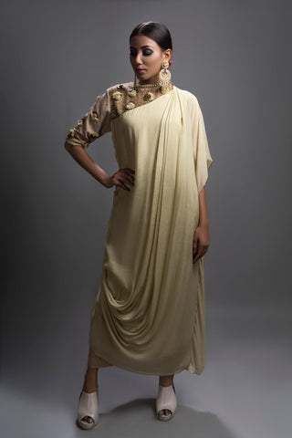 Riyadh Drape Tunic Paired With Jute Pants.