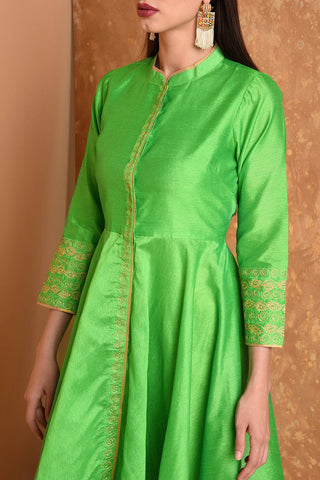 Green Silk Kurta Set With Embroidery