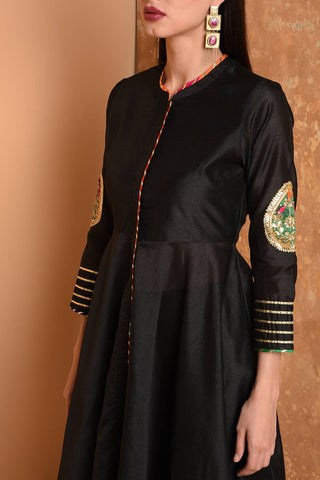 Black Silk Kurta Set With Peach Work