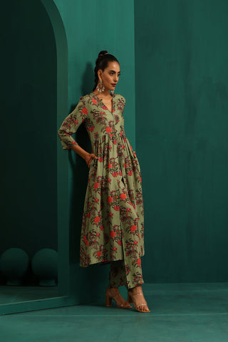 Truebrowns Green Floral Muslin Silk Printed Front Slit Kurta Pant Set