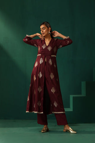 Truebrowns Wine Geometric Viscose Silk V-Neck Front Slit Kurta Pant Set