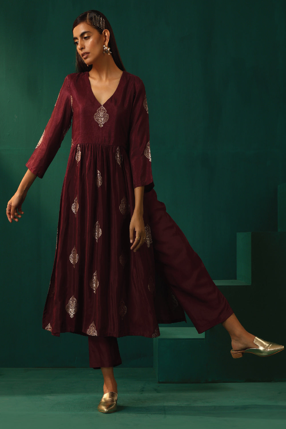 Truebrowns Wine Geometric Viscose Silk High Slit Kurta Pant Set