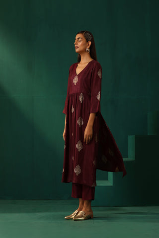 Truebrowns Wine Geometric Viscose Silk High Slit Kurta Pant Set