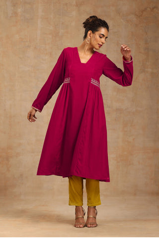 Truebrowns Rani Pink Velvet Embroidered Kurta